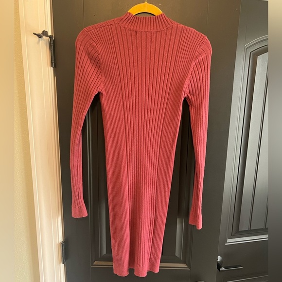 Burgundy sweater dress - Picture 2 of 4